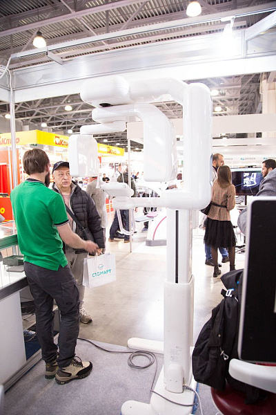 Стенд компании GREEN DENT на выставке Дентал-Ревю 2020-53.jpg