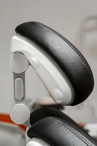 MERCURY 4800 - стоматологическая установка с нижней подачей инструментов