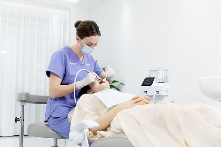 Woodpecker PT-E — Порошкоструйный аппарат и скалер, 2в1